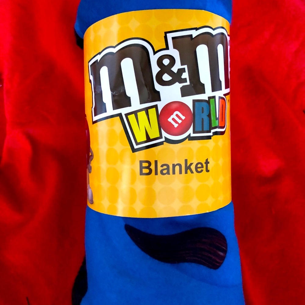M & M BLANKET-SOFT & GREAT FOR THE KIDS OR ANIMALS